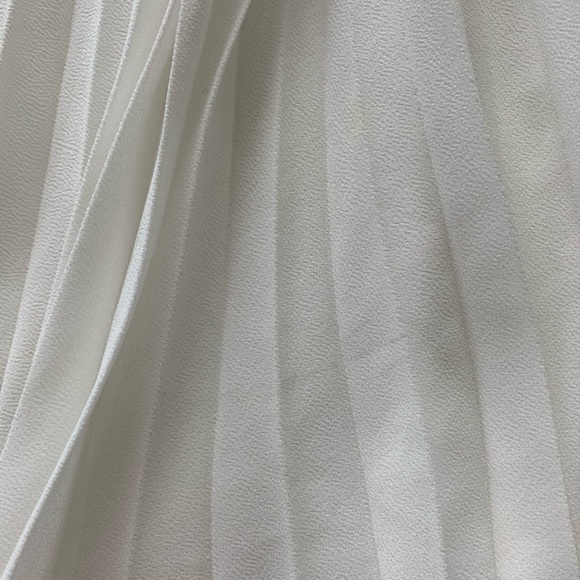 Babaton Pleated Skirt - Picture 3 of 5